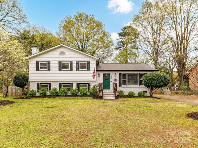 2816 Eastport Road sold home in Darby Acres, Charlotte, NC