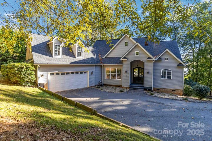 2817 Lakefront Drive sold home in Lake Wylie, Belmont, NC