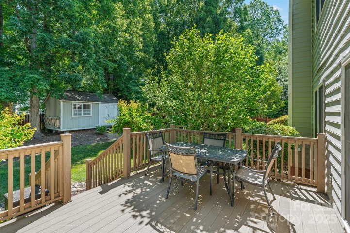 111 Wilton Place sold home in Winslow Bay, Mooresville, NC