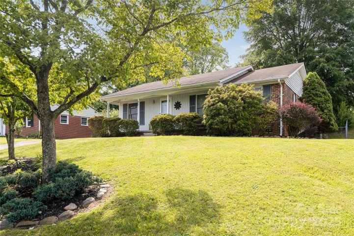 83 Skyview Terrace sold home in Knollwood, Asheville, NC