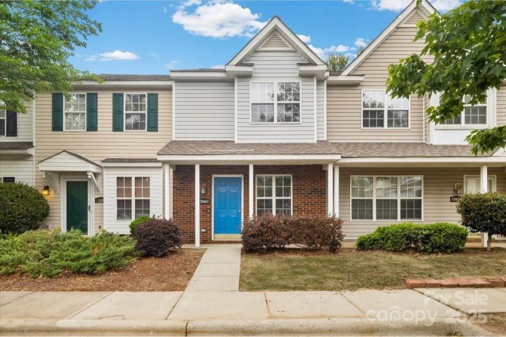 13660 Meade Glen Court sold home in Bennington Place, Charlotte, NC