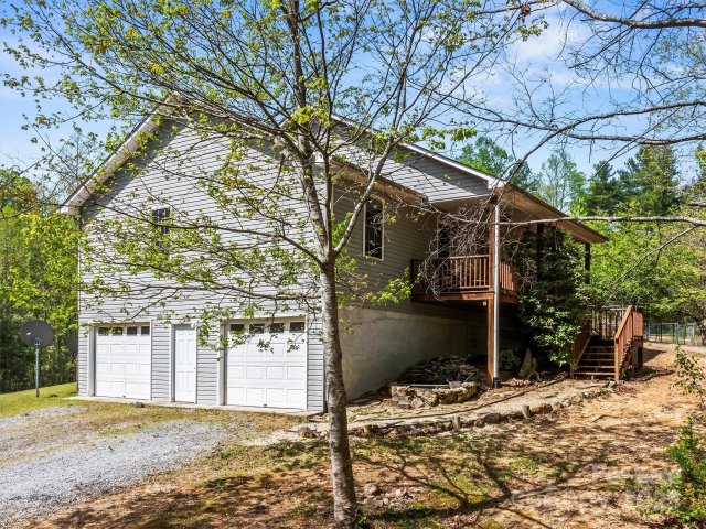 316 Big Raven Lane sold home in Winfield Cove, Saluda, NC
