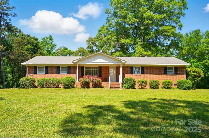 6215 Simpson Road sold home in Claiborne Woods, Charlotte, NC