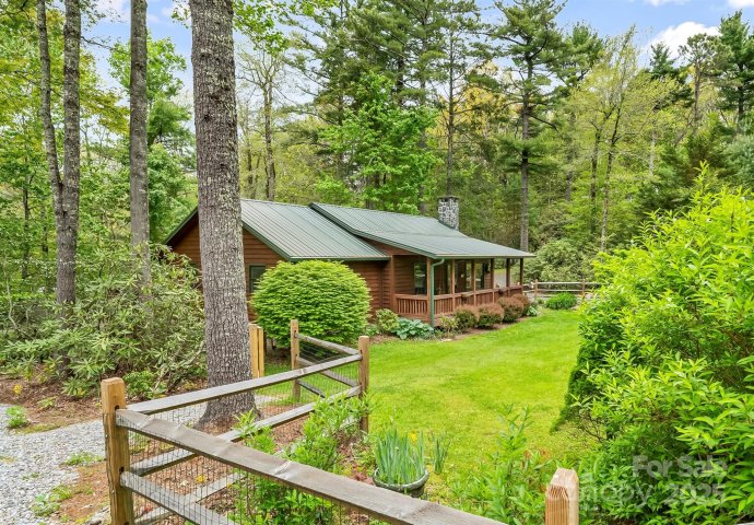 6562 Gingercake Road sold home in Gingercake Acres, Newland, NC