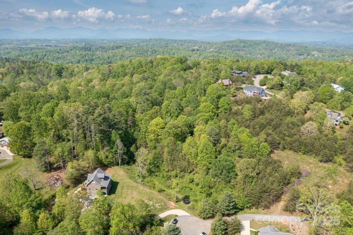 11 Spicebush Lane sold home in Spicewood Hills, Weaverville, NC