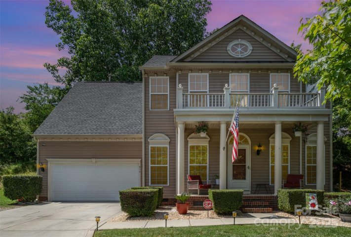 812 Thornapple Court sold home in Autumn Cove At Lake Wylie, Lake Wylie, SC