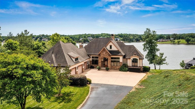 6205 Plantation Pointe Drive sold home in Plantation Pointe, Granite Falls, NC