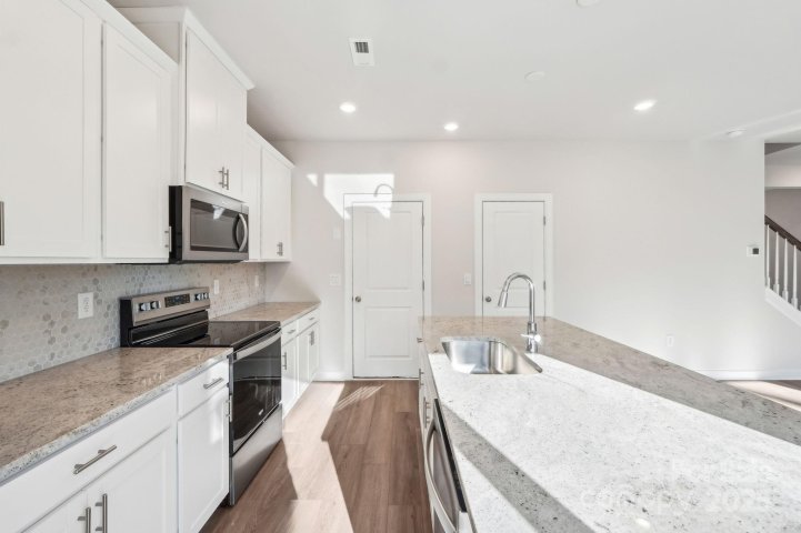 125 Canoga Avenue sold home in Monterey Park, York, SC