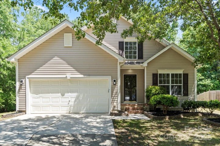8347 Fox Swamp Road sold home in Reedy Creek Plantation, Charlotte, NC