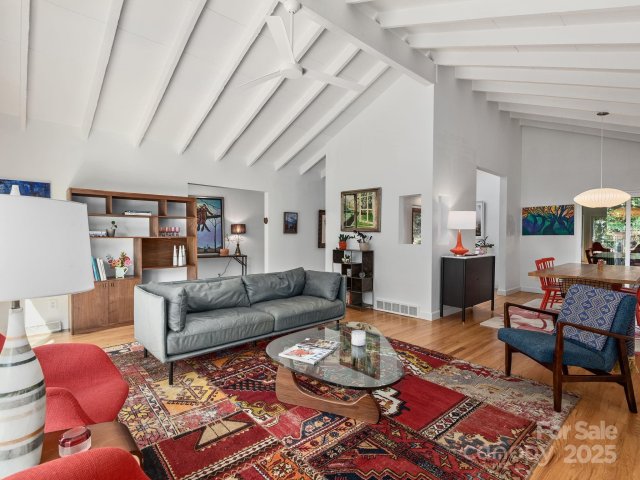 21 Woodbury Road sold home in Kimberly Woods, Asheville, NC
