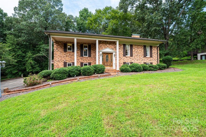 5495 Valley Run Street sold home in Northlakes, Hickory, NC