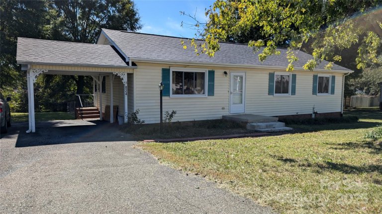 824 S Laurel Street sold home in Crestview, Lincolnton, NC