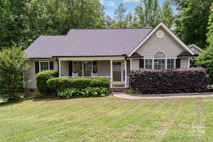 1318 Candlewood Drive sold home in Laurel Woods, Gastonia, NC