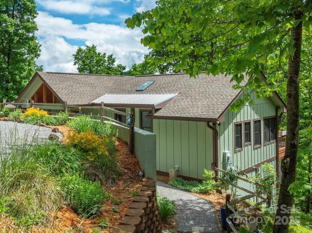 201 Ruffed Grouse Lane sold home in Quail Ridge, Waynesville, NC
