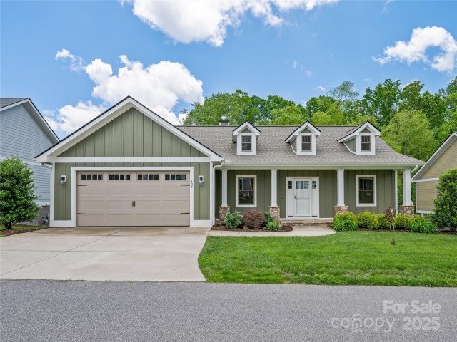 127 Olde Oak Way sold home in Olde Oak, Hendersonville, NC