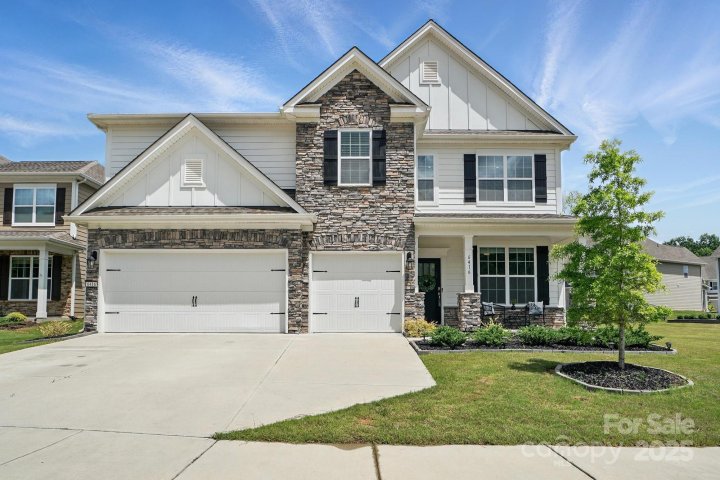 6416 Willow Pin Lane sold home in The Oaks at Skybrook North, Huntersville, NC