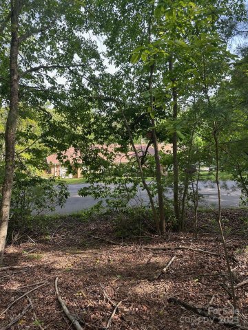 37 W Fairway Drive sold home in Golf Mountain Estates, Etowah, NC