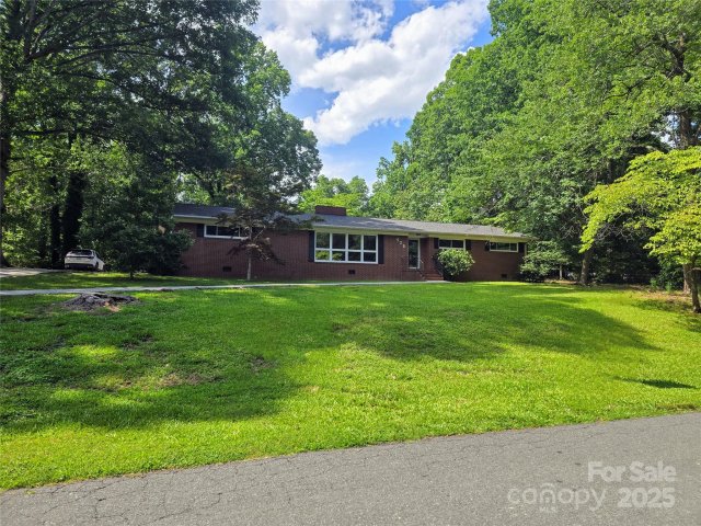 520 Crestview Drive sold home in Woodcrest, Albemarle, NC