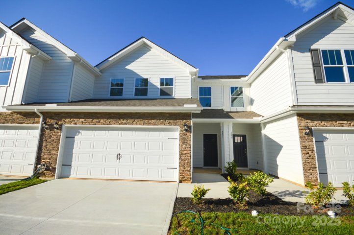 117 Sugg Trail pending home in Pleasant Grove Townhomes, Weaverville, NC