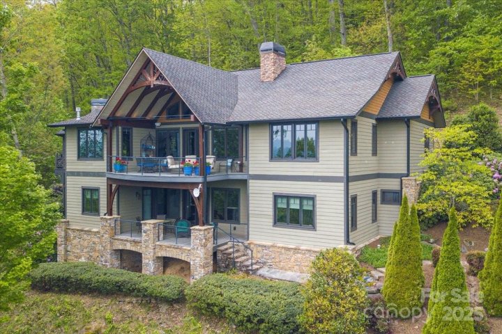 2461 Eagles Nest Road sold home in Laurel Ridge Country Club, Waynesville, NC
