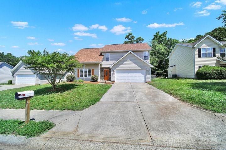 2706 Stagbuck Drive sold home in Fawnbrook, Gastonia, NC