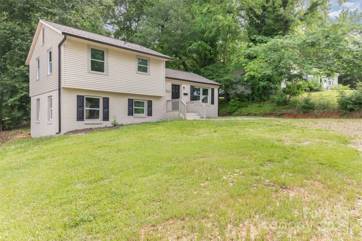 3121 Revolution Park Drive sold home in Clanton Park, Charlotte, NC