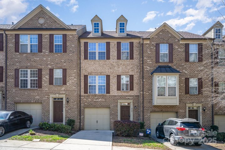 243 Lincoln Street sold home in The Block at Church Street, Charlotte, NC