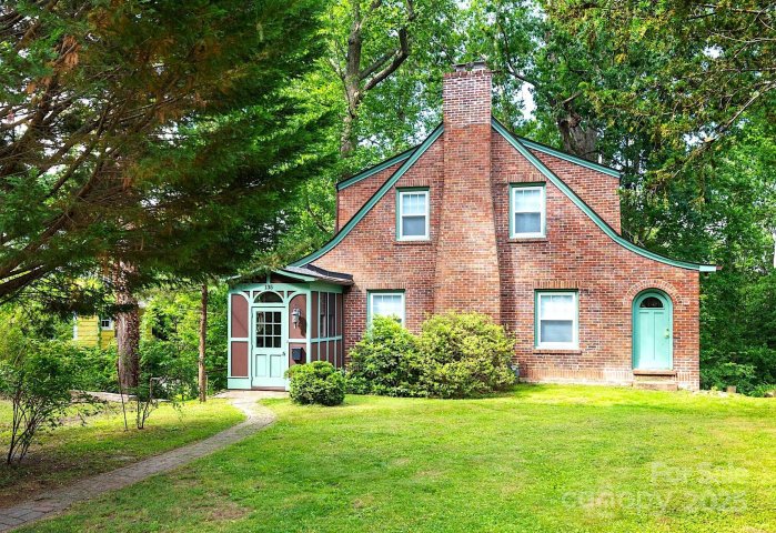 135 Tacoma Circle sold home in Montford Hills, Asheville, NC