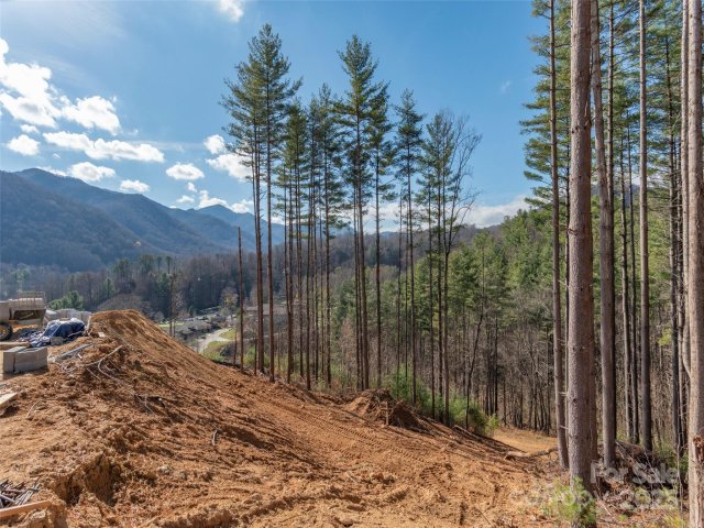 185 Southpoint Ridge sold home in Masters Landing, Maggie Valley, NC