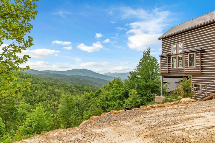 548 Wilderness Drive sold home in Linville Mountain Acres, Marion, NC