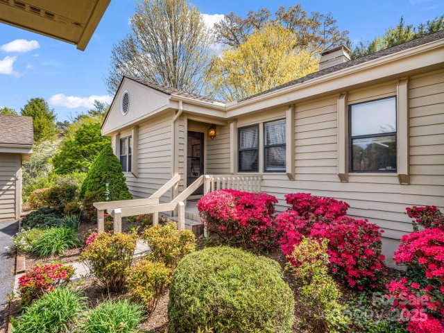 3101 Saint Augustine Place sold home in Cloisters, Asheville, NC