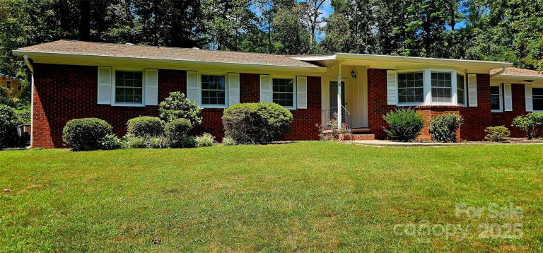 39 Ferncliff Drive sold home in Botany Woods, Asheville, NC