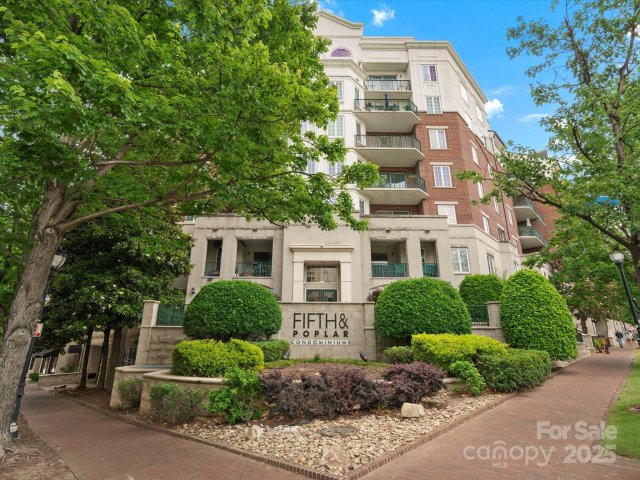 300 W 5th Street 433 sold home in Fifth And Poplar, Charlotte, NC