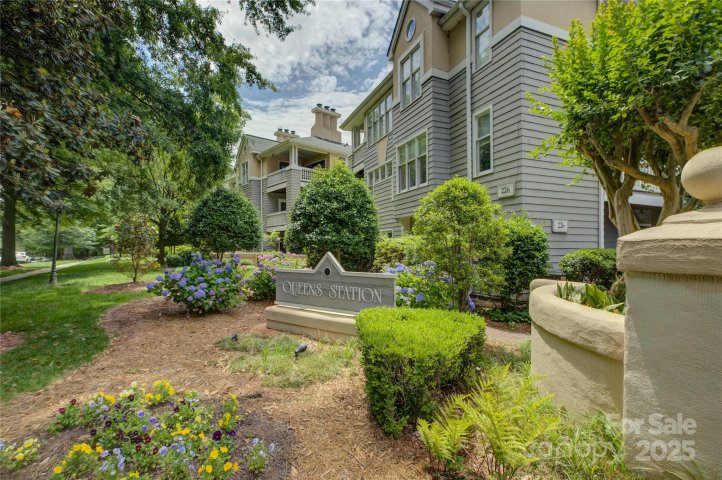 226 Queens Road 68 sold home in Queens Station, Charlotte, NC