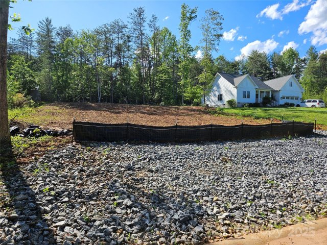 305 Winding Creek Drive sold home in Winding Creek, Morganton, NC