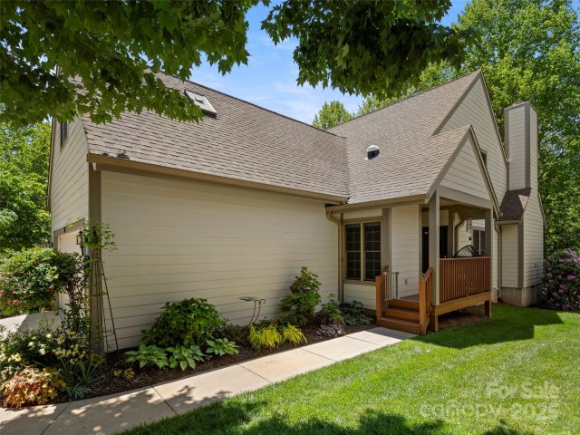42 Pinnacle Point Drive sold home in Viewpointe, Asheville, NC