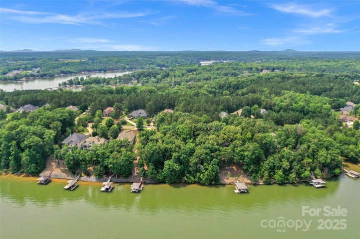 3223 Lake Pointe Drive active home in Reflection Pointe, Belmont, NC
