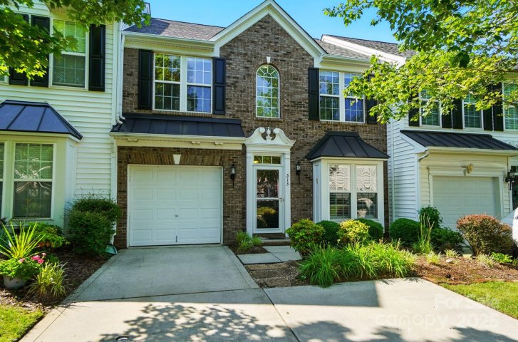 513 Pate Drive sold home in Fairway Townes, Fort Mill, SC