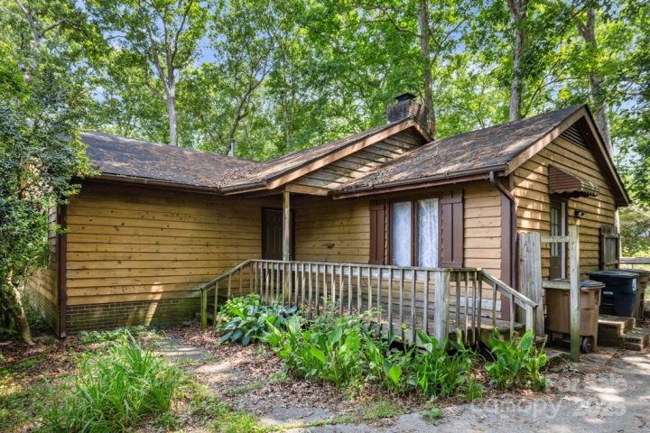 8007 Red Lantern Road sold home in Beacon Hills, Indian Trail, NC