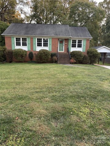 5806 Whitingham Drive sold home in Hampshire Hills, Charlotte, NC