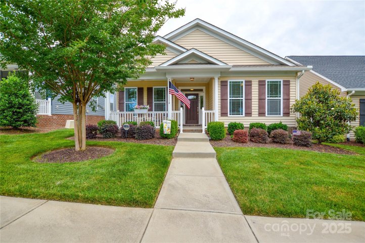 11607 Meetinghouse Drive pending home in Baileys Glen, Cornelius, NC