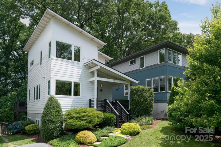31 Mauricet Lane sold home in Craggy Park, Asheville, NC