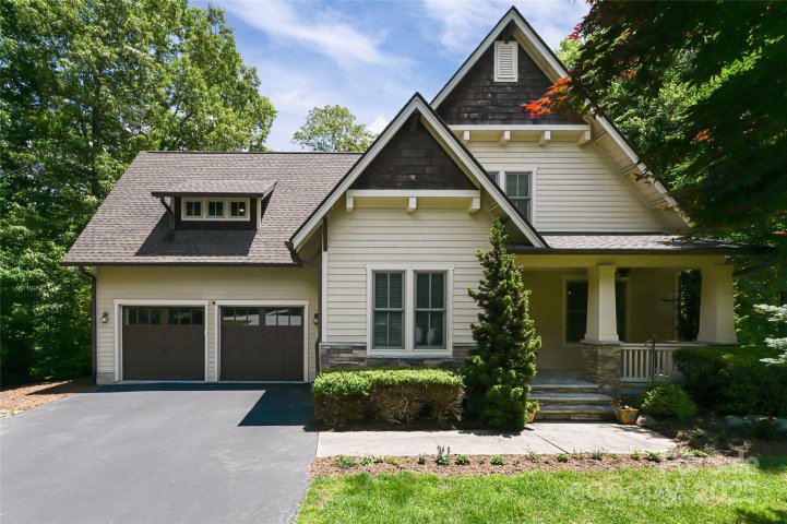 1 East Owl Creek Lane active home in Southcliff, Fairview, NC