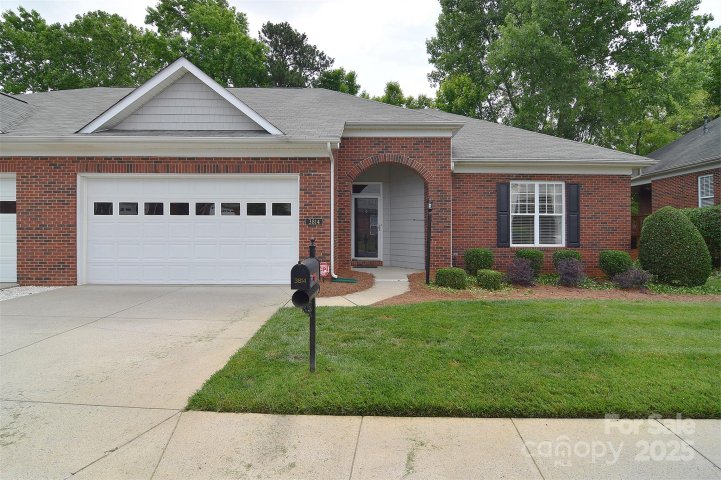 3814 Misty Glen Court sold home in Mint Lake Village, Matthews, NC