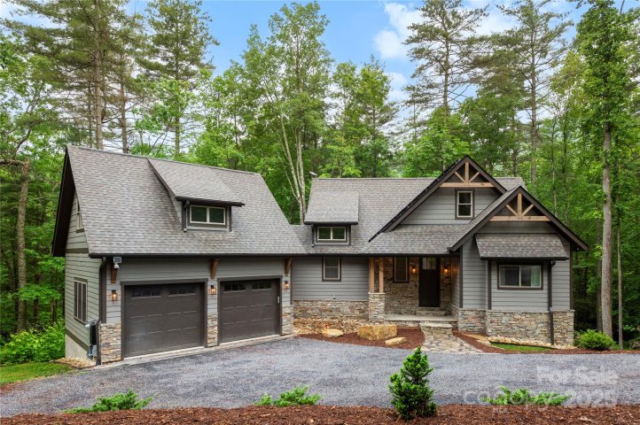 68 Huckleberry Ridge Lane active home in Pinnacle Falls, Zirconia, NC