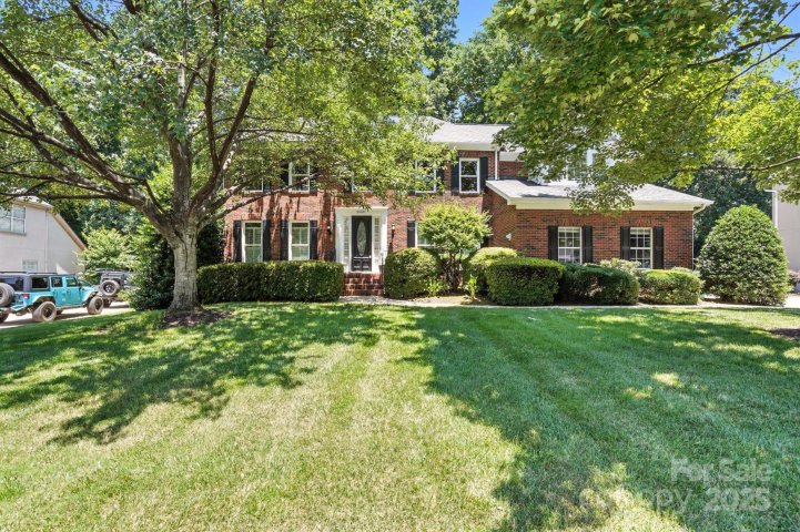 21621 Crown Lake Drive sold home in Crown Harbor, Cornelius, NC