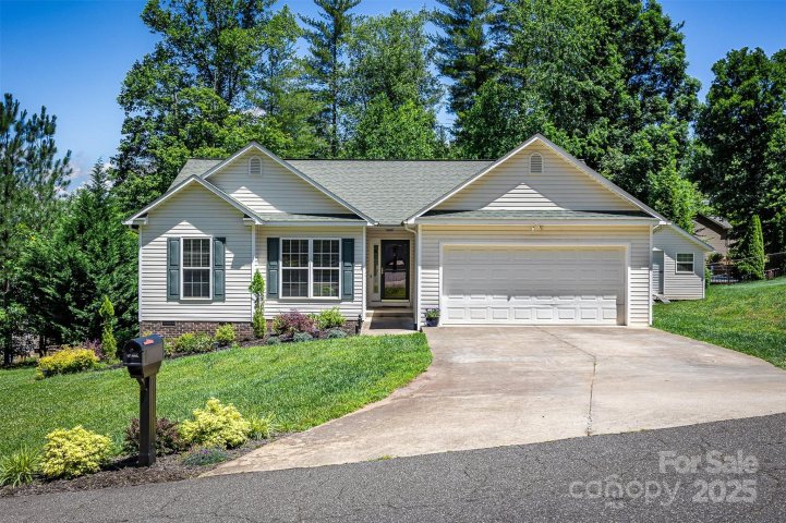 225 Forest Glen Way sold home in River Glen, Morganton, NC