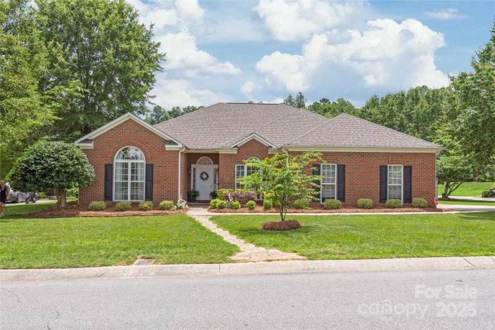 502 Roxanne Court sold home in Gable Oaks, Concord, NC