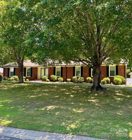 8616 Fallsdale Drive sold home in Coulwood, Charlotte, NC