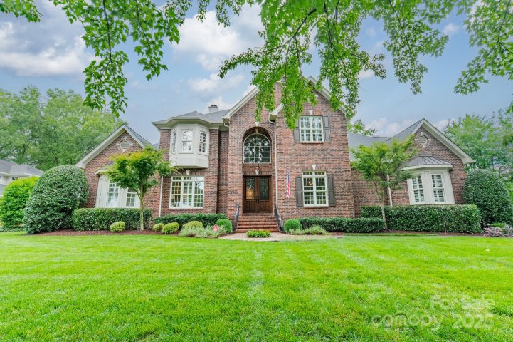 2300 Richardson Drive sold home in Deering Oaks, Charlotte, NC